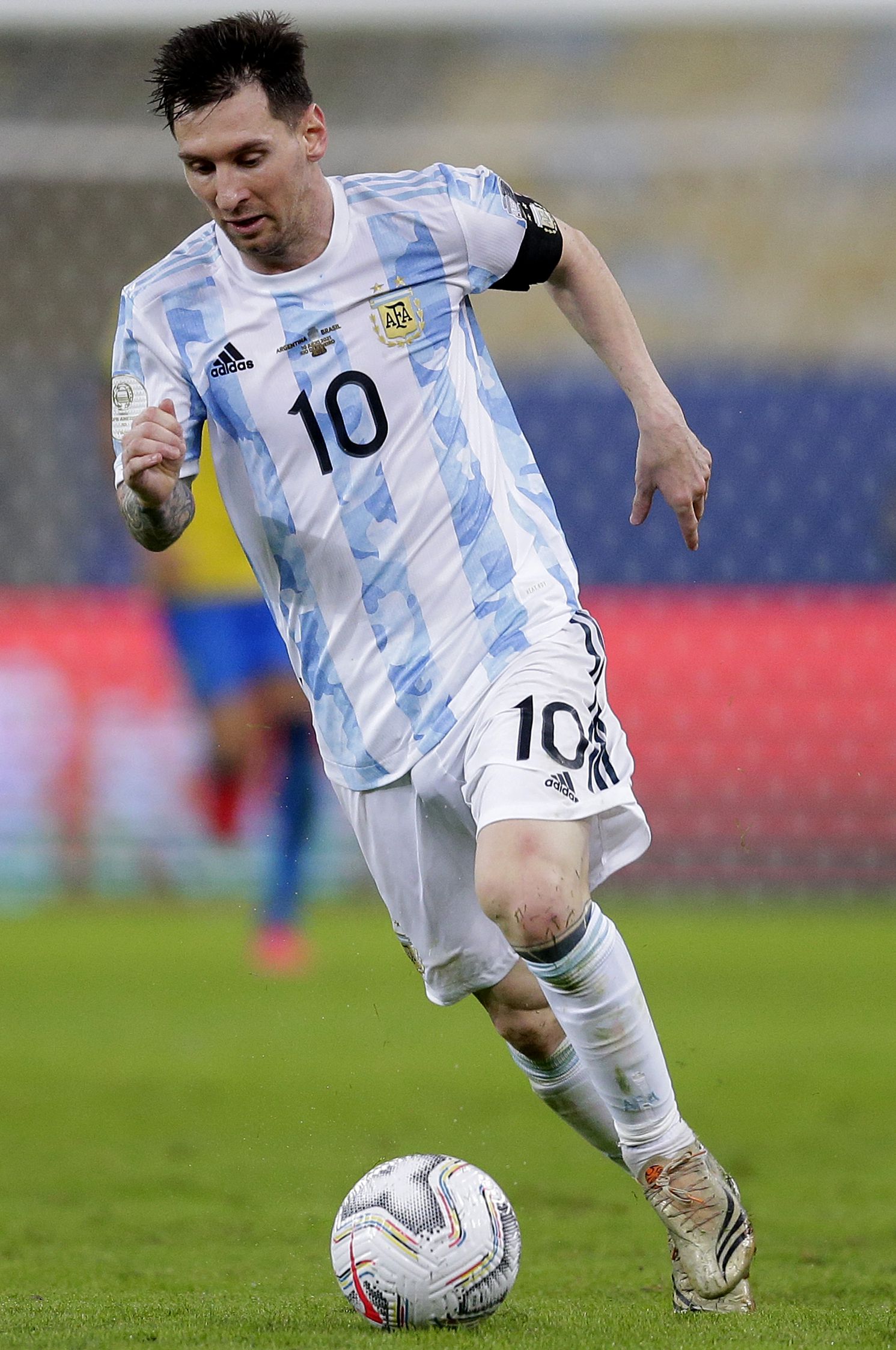 更在比赛中 更在比赛中