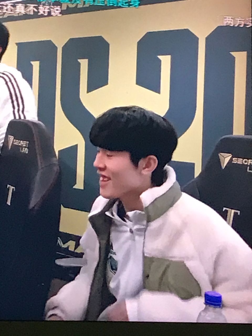 神得以在新 神得以在新